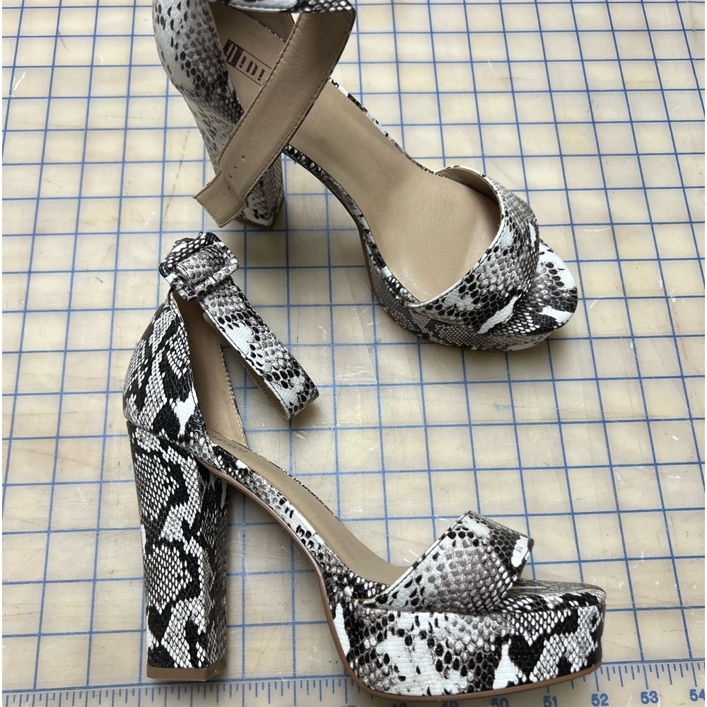 Didifu Size 9 new brown snake  Design Platform Heels